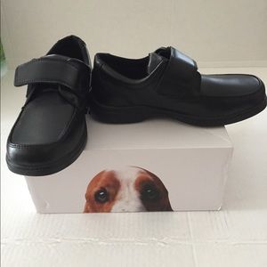 Hush Puppies New Kids Shoe Black
Size 2.5